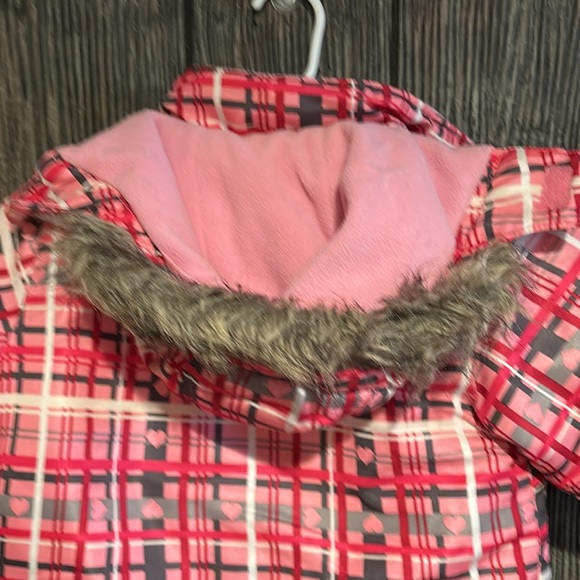 2t North Peak girls snow suit, pink, detachable fur hood - Picture 6 of 6
